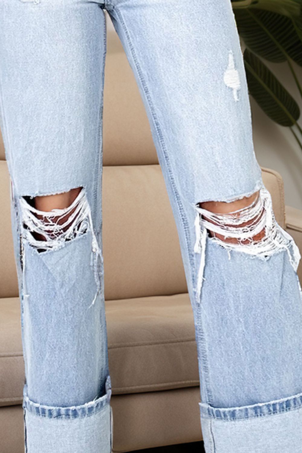 The Beverly - Distressed High Waist Jeans with Pockets